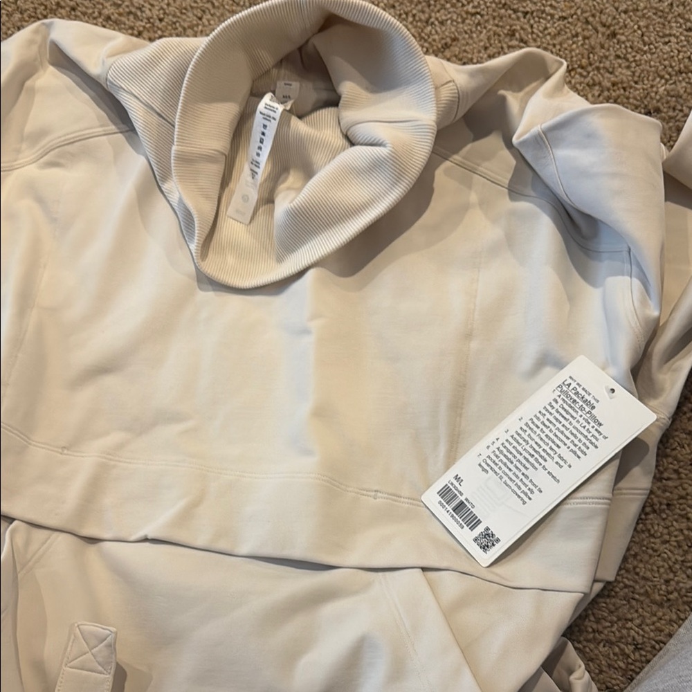 LULU Lemon LA Packable Pullover-to-Pillow